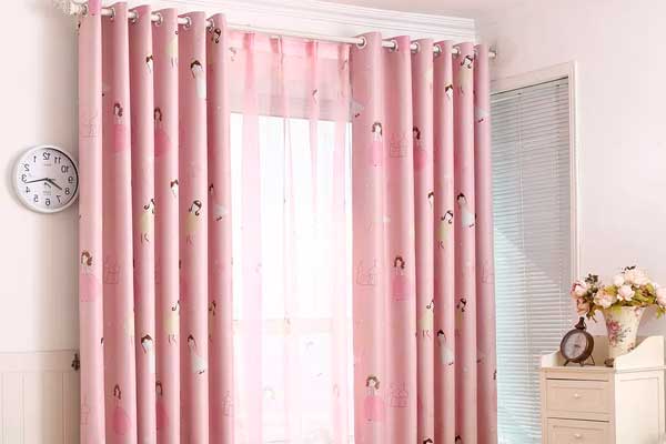 Шторы в детскую комнату